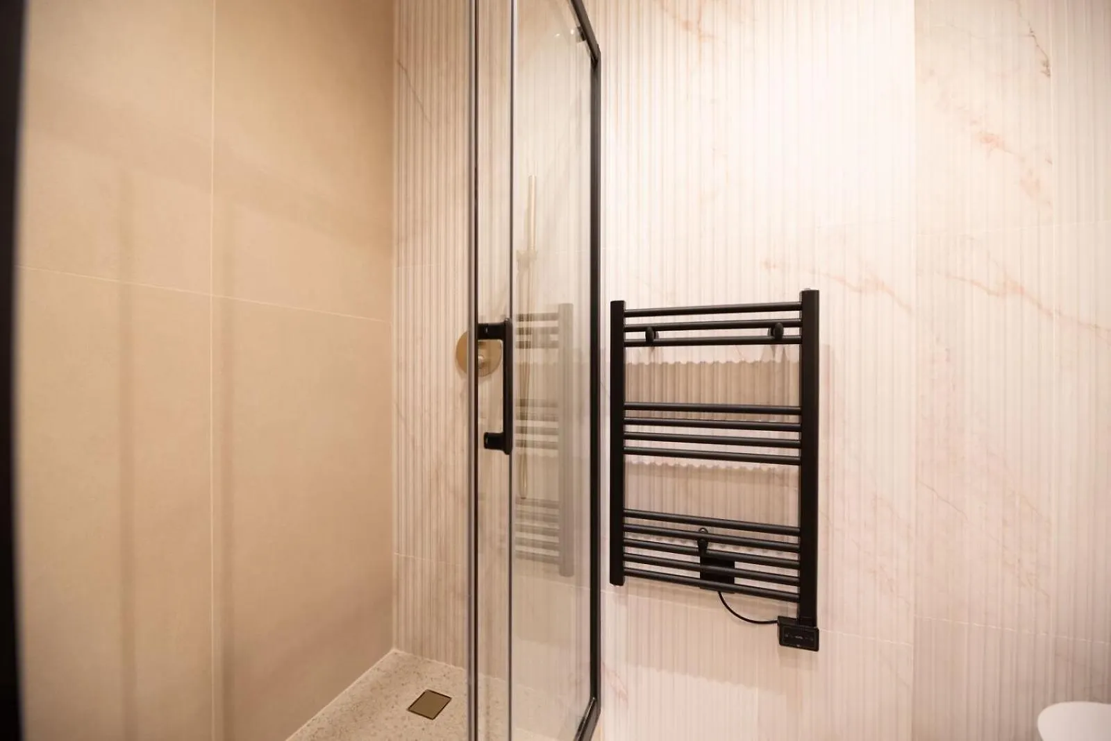 Ferienwohnung Cia - Rue De L'Etoile Haven, 4P Paris 0*,